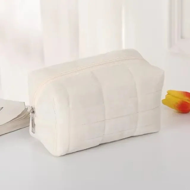 New Cute Plush Cosmetic Bag, Travel Skin Care Product Storage Bag, High-Looking Female Mobile Phone Large Capacity Storage Bag